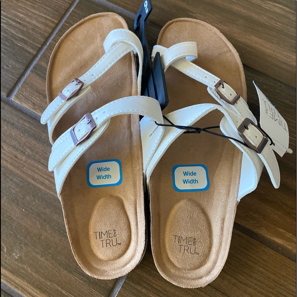 NEW!! Footbed Thong Sandals